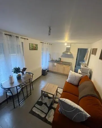 Apartment Studio*gare*centre Ville*st Leu